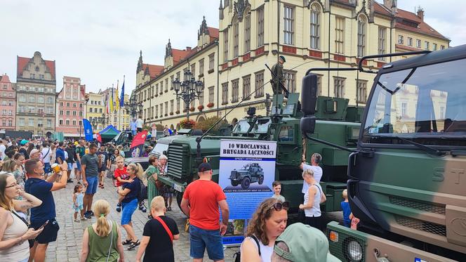 Święto Wojska Polskiego we Wrocławiu. Taki sprzęt zaprezentowano na wrocławskim Rynku 