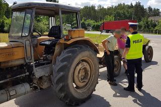 Otwock: Pijany traktorzysta urządził sobie pogawędkę na środku ruchliwej drogi