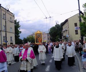 Łzy na twarzy Maryi. Wierni uczcili 75 rocznicę Cudu Lubelskiego