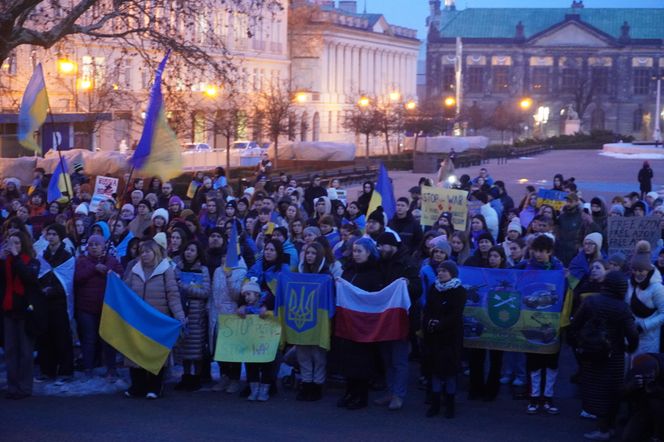 Manifestacja w trzecią rocznicę wybuchu wojny w Ukrainie