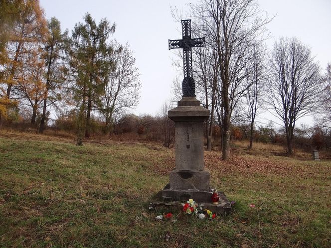 To jedna z najstarszych wsi w Małopolsce. Jest nazywana polskim Lourdes