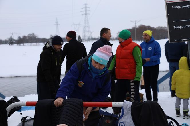 Morsowali na sucho i mokro. Lublinianie chętnie wchodzili do Zalewu Zemborzyckiego