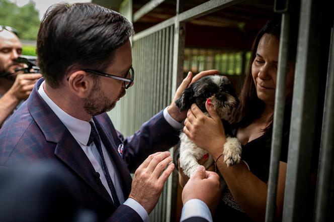 Naftowy gigant wspiera "braci mniejszych" z płockiego schroniska