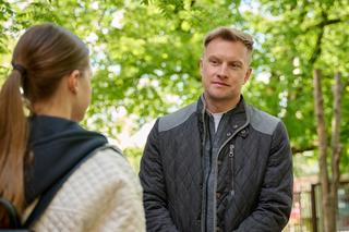 Na Wspólnej, odc. 3680: Igor (Jakub Wesołowski), Julka (Maja Oświecińska)