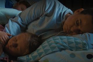 M jak miłość, odcinek 1699. Magda (Anna Mucha), dziewczynka z Ukrainy - Nadia (Mira Fareniuk)	