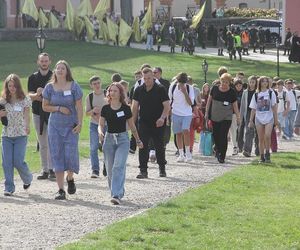 [RELACJA] Młodzież była u Matki Bożej Skrzatuskiej