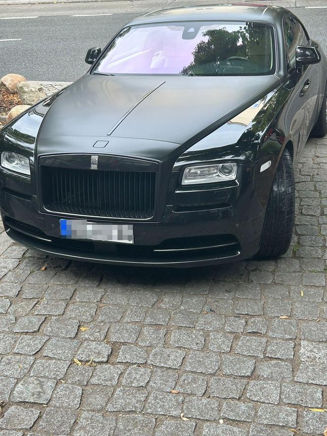 Tomasz Hajto w luksusowym Rolls-Royce