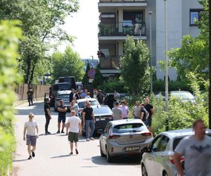 Mężczyzna zabarykadował się z bronią w Krakowie! W mieszkaniu było dziecko