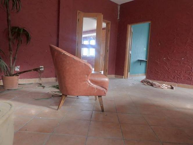 Niszczejący hotel w Karpaczu