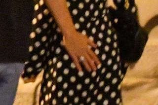 Julia Wieniawa i Nikodem Rozbicki całują się na ulicy