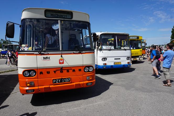 Zlot zabytkowych autobusów 2022 w Bydgoszczy [ZDJĘCIA] 