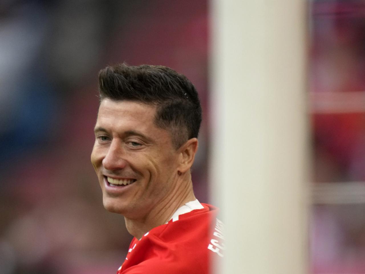 Jeszcze jeden gigant w grze o Lewandowskiego? Nieoczekiwany kierunek, Polak ma wielkiego fana na Wyspach