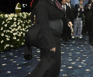 Rihanna ogłosiła ciążę na Met Gali 2025. Okrągły brzuszek wcisnęła w gorset!