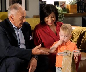 M jak miłość odc. 1844. Borysek (Tymon Szkopek), Iwona (Hanna Śleszyńska), Jerzy Argasiński (Karol Strasburger)