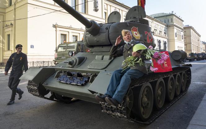 Dzień Zwycięstwa i WIELKA parada. Pomogą Putinowi w referendum?