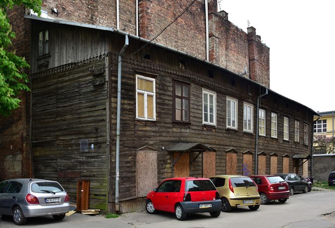 Budynek od strony ul. Kawęczyńskiej (2019)