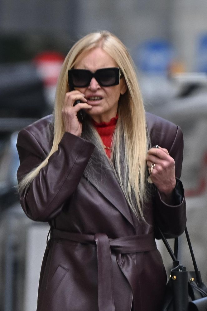 Monika Olejnik jedzie na czerwonym świetle, bo spieszy się do pracy