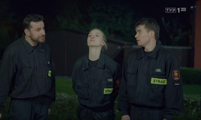 Remiza. Zawsze w akcji odc. 12. Magda (Sylwia Drzycimska) Paweł (Mateusz Dymidziuk), Tomasz (Łukasz Oleś)