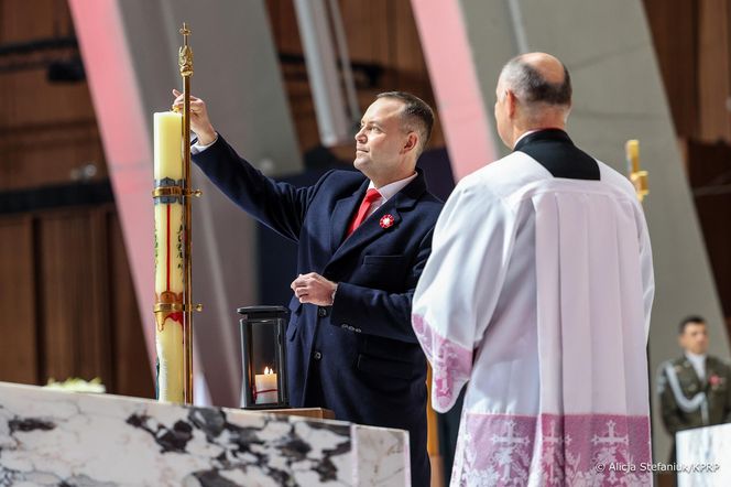 Złożenia wieńców przed pomnikami Ojców Niepodległości: Wincentego Witosa, Ignacego Jana Paderewskiego, Ignacego Daszyńskiego, Romana Dmowskiego, Wojciecha Korfantego i Marszałka Józefa Piłsudskiego.
