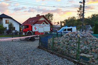 Jadowniki. Śmiertelny wypadek w czasie prac remontowo-rozbiórkowych. Komin osunął się na 26-latka