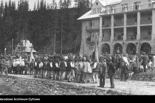 Hotel Bristol przed wojną. Bywały tu elity