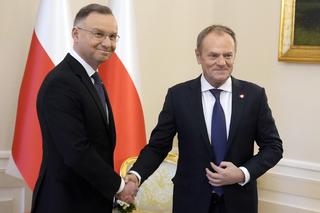 Tusk uczy Dudę języka angielskiego?