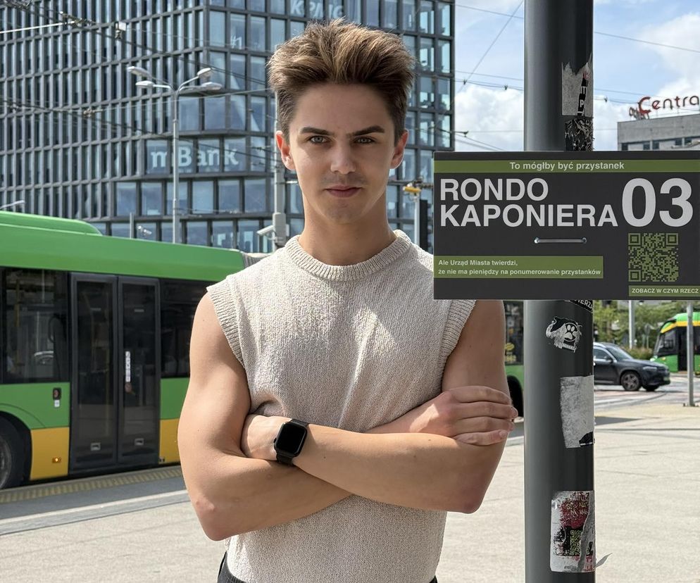 Kacper Nowicki ponumerował przystanki na rondzie Kaponiera