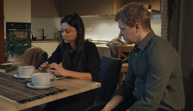 	M jak miłość, odc. 1725: Iza (Adriana Kalska), Radek (Philippe Tłokiński) 