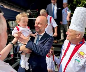  15 Edycja kremówki papieskiej. 