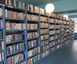 To jedna z najpiękniejszych bibliotek w Polsce. Przypomina kosmiczną przestrzeń. Niebawem zmieni siedzibę