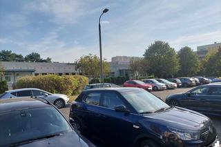 Znalezienie tu miejsca postojowego po pracy graniczy z cudem