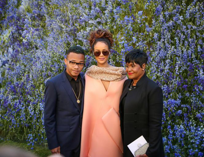 Rihanna z mamą i bratem