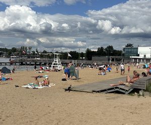 Wakacyjny patrol Eska Summer City na olsztyńskiej Plaży Miejskiej