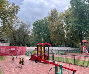Biblioteka w ogrodzie powstaje na Pradze-Północ