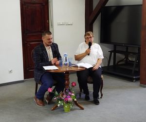 Za nami promocja książki „Matczyne słowa” Renaty Chojeckiej w Muzeum Regionalnym w Siedlcach. Zobacz zdjęcia!
