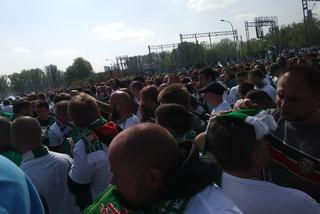 Zamieszanie pod Stadionem Narodowym w Warszawie - kibic Lechii Gdańsk mieli problem ze wejściem na mecz!