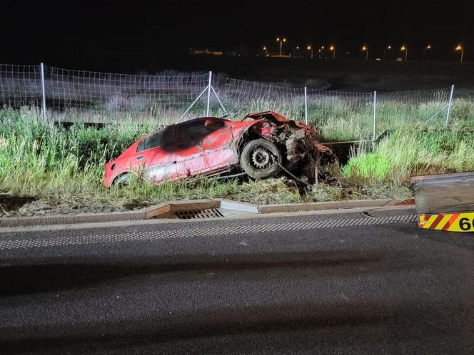 Pijany kierowca dachował autem na S5 niedaleko Śmigla. Będzie wydalony z Polski