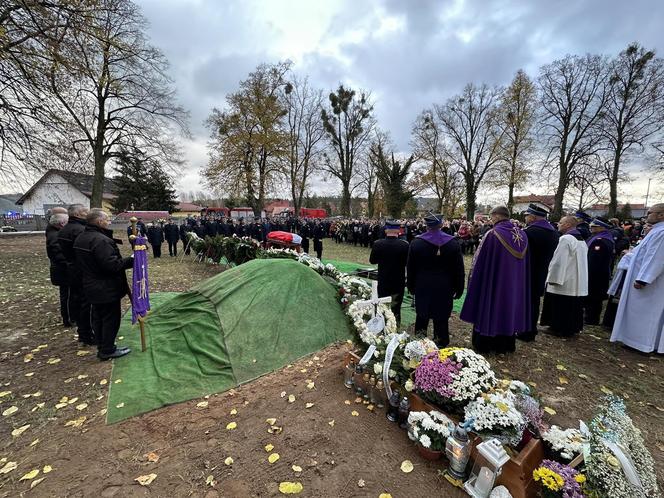 Przejmujący pogrzeb strażaka, który zginął podczas obławy na Grzegorza Borysa