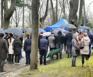 Pogrzeb znanego łódzkiego dziennikarza. Pochowano Piotra Wesołowskiego