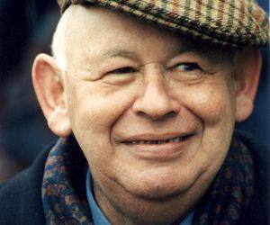 Grób Jerzego Urbana w Zaduszki. Niewiarygodne, co mu położyli na płycie!