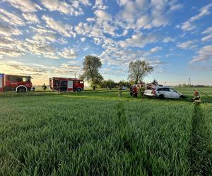 Śmiertelny wypadek pod Chełmżą! 32-latek z audi nie przeżył zderzenia z fordem [ZDJĘCIA]. 