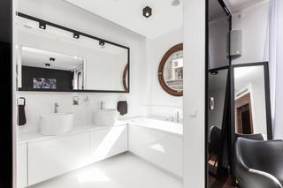 Nowoczesna łazienka w kolorze białym