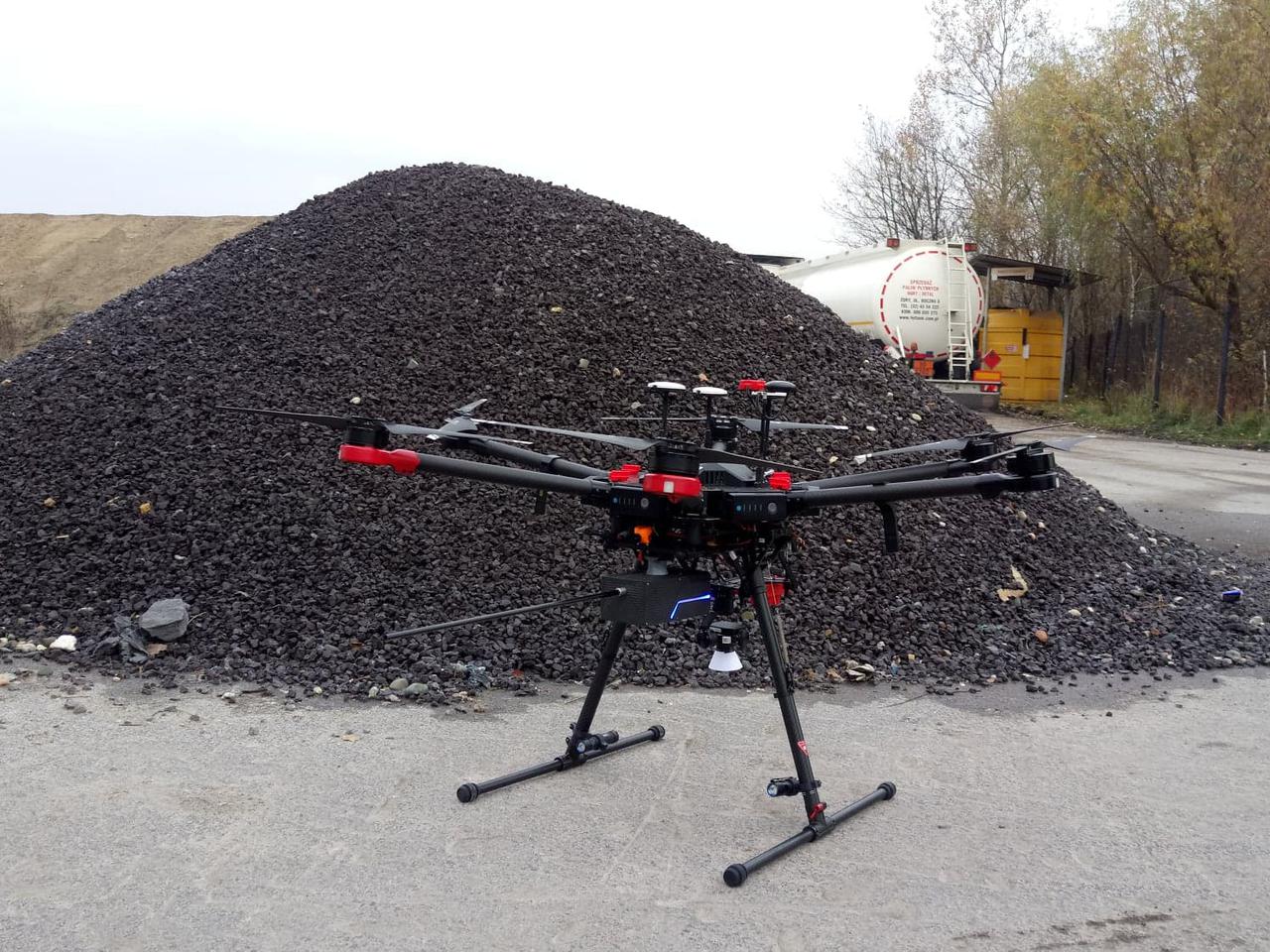 Drony kontrolowały składowisko odpadów w Katowicach [ZDJĘCIA, WIDEO]