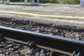 Nowe pociągi nie zmieszczą się w peronie. Kolejarze usuwają połączenie z Warszawą 