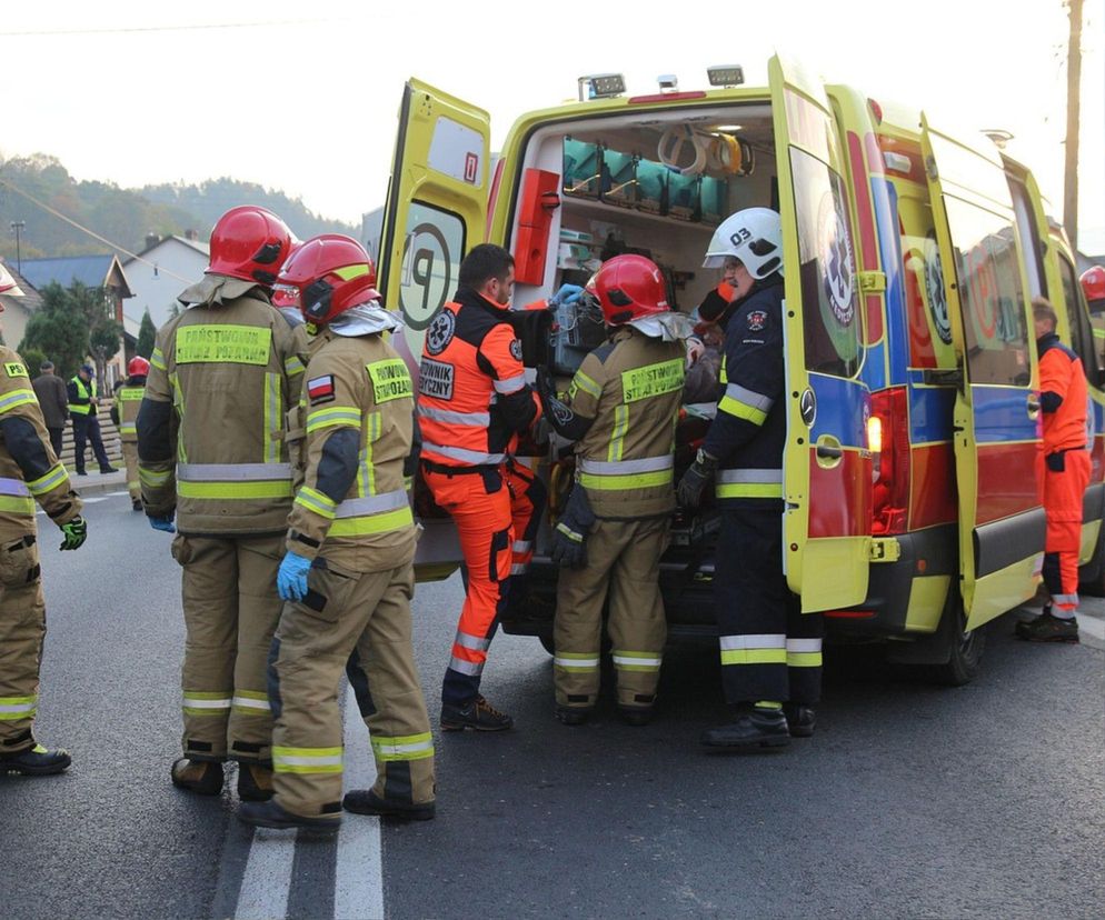 Wypadek pod Mrągowem. Zderzyły się dwa auta. Dzieci wśród rannych