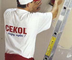 Układanie gładzi na okładzinie z płyt g-k