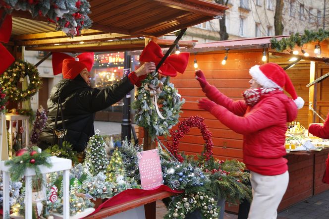 Tyski Jarmark Bożonarodzeniowy trwa w najlepsze. Znakomite koncerty i wyjątkowa atmosfera ZDJĘCIA