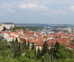 Panorama na Pragę ze wzgórza Petrin