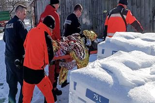 Służby ruszyły na ratunek seniorowi. Historia skończyła się szczęśliwie