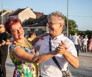 Starachowice i Międzypokoleniowa Potańcówka – Hit sezonu, który pokochali wszyscy